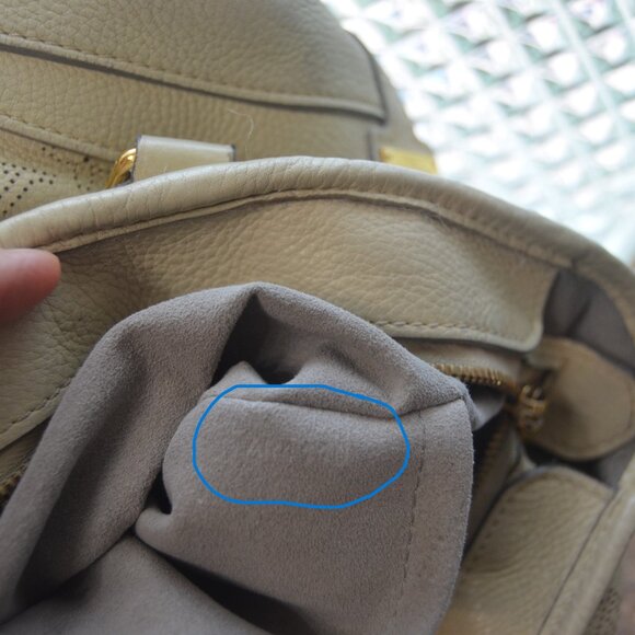 Louis Vuitton Stella Mahina Leather Handbag Monogram Cream/Off White color - Picture 5 of 15